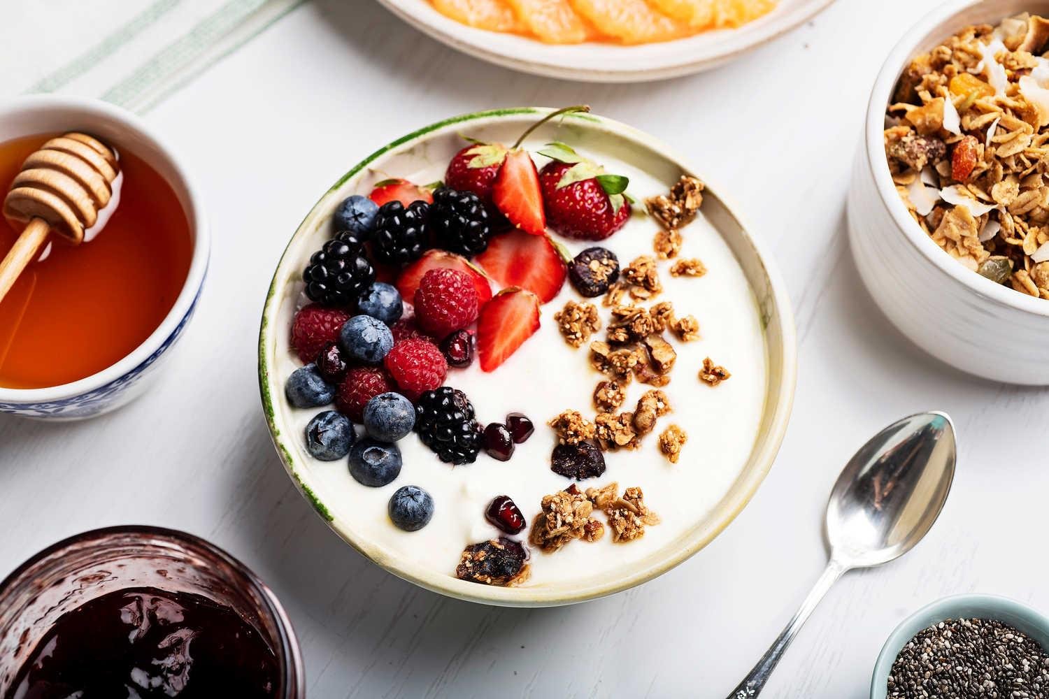 Ingredientes ​esenciales para la elaboración de yogur en casa